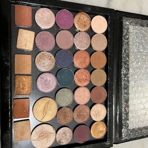 Eyeshadow Pan Palette